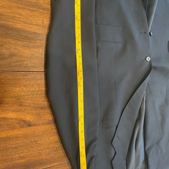 Jos A Bank  42Long 100% worsted dark navy, blazer  excellent condition - Picture 4 of 6